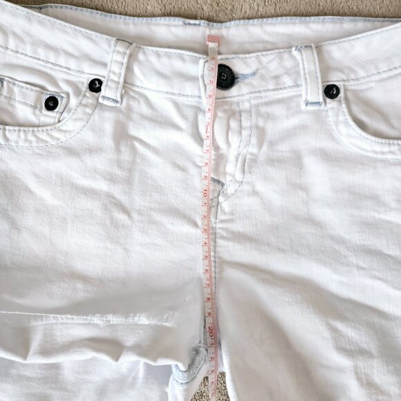 True Religion Girls Audrey White cut-off stretch Shorts, size 16 - Picture 14 of 14